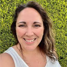 Karen Steinberger's Instagram, Twitter & Facebook