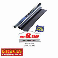 Cut the tinting film with knife and metal ruler. Pasang Tinted Cermin Tingkap Rumah Secara Diy