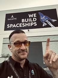 Tarn Thompson's Instagram, Twitter & Facebook