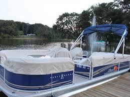 Selecting The Right Cover Vinyl Pontoon Boat Seats Boat Seat Covers Pontoon Boat Covers