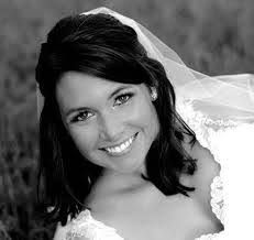 Betsy Mckay's Instagram, Twitter & Facebook