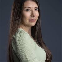 Sandra Hilbert's Instagram, Twitter & Facebook