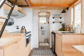 15 Tiny Houses In Hawaii You Can Rent On Airbnb In 2020 In 2020 Tiny Houses For Rent Tiny House Kitchen Tiny House Rentals