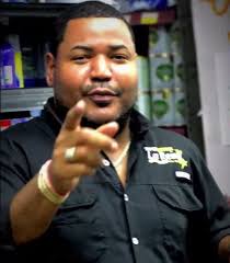 Ganadores de la rifa del supermercado La Reina con motivo de su segunda  aniversario.