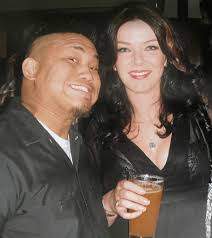 Anyone know a good spot to get a Christmas tree that won't break the bank??  Home Depot is over $100 for a 7-8 foot and I just can't do it!! Any  suggestions