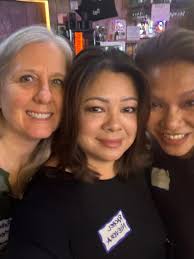 Look who I had lunch with! A great reunion with the Executive Office gang!  Kelly Ryan Pitt Sylvia Crater and Ginny Nichols. What a wonderful team! ❌⭕️ 