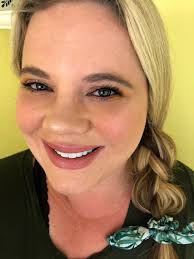 Who says you can't wear blue eyeshadow? Why not? When my shadow is bold, I  usually pair it with a neutral LipSense color. Nude Honey was the perfect  patch! What is an