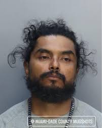 CASTILLO, ERICK ALBERTO DOB 08/08/1984 40 M Charges REF: BW DWLS/KNOWINGLY,  BOND AMOUNT Warrant Case: AEPKCTE Desc: See remarks below Bond: N/A **  Remarks: REF: UNL TRANSFER/TAG Warrant Case: TO BE SET