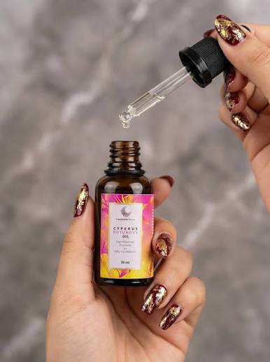 Cansada de la depilación constante? 🛑✨ Descubrí el secreto que está revolucionando el cuidado corporal: el aceite de Cyperus Rotundus. No es solo un aceite, es tu nuevo aliado para debilitar el