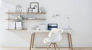 Le bureau intégré est en robuste placage de bois de chêne gris d'une épaisseur de 6 cm, positionnée à une hauteur de 75 cm et illuminé par une barre led incastrée au sein de l'étagère supérieure. Etagere Bureau Meublez Le Bureau En Ligne Regalraum