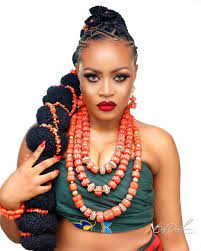 Today S Bridal Beauty Look Is For The Bold Igbo Bride To Be African Wedding Attire Traditional Bridal Accessories African Traditional Wedding Dress