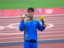 Neeraj chopra on saturday clinched a gold medal with a stunning throw of 87.5m in the men's javelin throw final at the tokyo olympics. Pgwdk2 Jxlollm