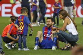 « messi » redirige ici. La Famille De Lionel Messi Est Arrivee En Russie L Equipe