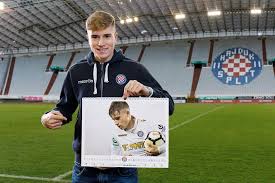 Toma basic, 24, from croatia fc girondins bordeaux, since 2018 central midfield market.social media: Toma Basic Beitrage Facebook
