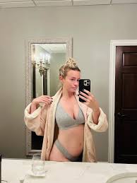 Damn hot 😜👌🏻🥵