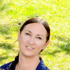 Pflegehelferinnen und Schulassistenz