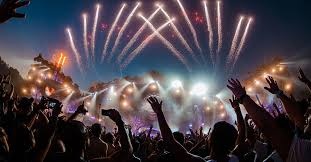 Tomorrowland festival 2021 event guide book tickets, hotels & airbnbs, and everything you need for your festival trip. So Viel Verdienen Die Djs Beim Tomorrowland Bigfm