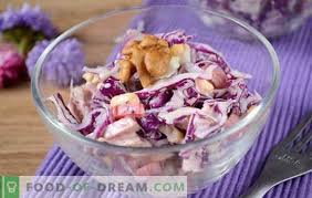 Debemos tener en cuenta a la hora de cocinar las coles que éstas, al igual que todas las hortalizas, pierden sus vitaminas si alargamos mucho la cocción, por eso es conveniente, en caso de hacerlas cocidas, introducirlas en la olla cuando el agua ya haya empezado a hervir, no. Ensalada De Col Roja Brillante Sabrosa Vitamina Como Cocinar Rapidamente Una Ensalada De Col Roja Con Pimienta Maiz Salchichas Y Huevos