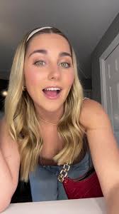 Hollister super skinny jeans were my holy grail in middle/high school  #baggyjeans #baggyjeantrend #hollister #fyp