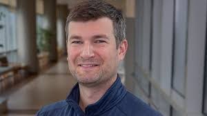 Andrew Kanan's Instagram, Twitter & Facebook