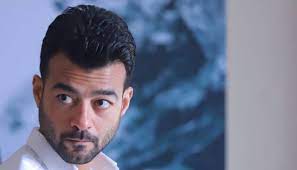 وأضاف هيثم شاكر أنه خلال فترة العقد مع المنتج نصر محروس أصدر ألبوم غنائي واحد، لكنه حقق نجاح كبير، كما أن الخلاف كان بسبب عدم وجود الجو الدعائي الكبير، متابعًا: Ù‡ÙŠØ«Ù… Ø´Ø§ÙƒØ± ÙŠØ³Ø§Ø¨Ù‚ Ø§Ù„ÙˆÙ‚Øª Ù…Ù† Ø£Ø¬Ù„ Ø­Ø¨ Ø¹Ù…Ø±ÙŠ Ø§Ù„Ù†Ù‡Ø§Ø±