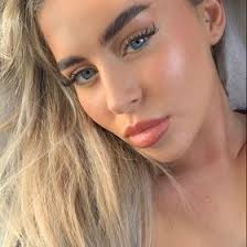 Laura Trafford (lauraemily1998)