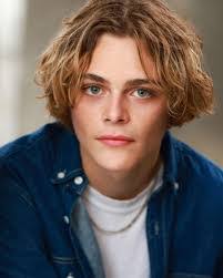 Ace Barrett's Instagram, Twitter & Facebook