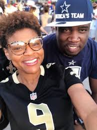 Let's see the pics of “Marriage United” “Football Divided “ couples.  Fortunate for us, we love the same team💯💯💯❤️❤️❤️