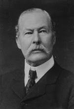 Douglas Beresford's Instagram, Twitter & Facebook