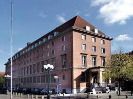 Standesamt Kiel Wer Seine Standesamtliche Trauung Aussergewohnlich Gestalten Mochte Der Ist In Kiel Genau Richtig Standesamt Standesamtliche Trauung Trauung