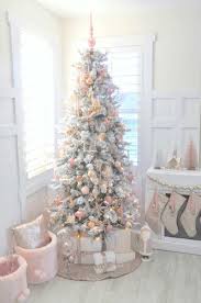 25 Absolutely Stunning White Christmas Tree Decorating Ideas