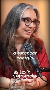 Las plantas artificiales no tienen energía negativa… pero si acumulan  polvo, estancan la energía., ¿Sabes qué objetos están drenando tu casa?  Mira el episodio completo y descúbrelo, Click aquí: ...