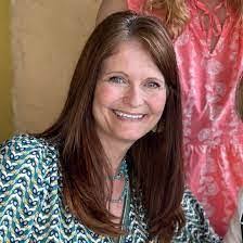 Lori Essig's Instagram, Twitter & Facebook