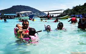 Pulau perhentian yang terletak di negeri terengganu merupakan salah satu pulau di malaysia yang menjadi tarikan pelancong dari dalam mahupun luar negara. 10 Aktiviti Menarik Boleh Dilakukan Jika Bercuti Di Pulau Perhentian