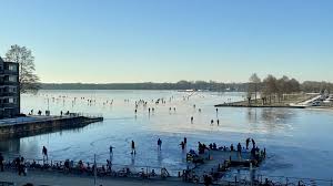 Schoonmaakster gezocht in hoogkerk ontmoet hier de beste schoonmaaksters uit hoogkerk. Schitterende Schaatsdag Maar Spoedeisende Hulp Had Het Dubbel Zo Druk Nos