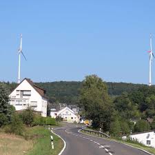 Das haus, das wir hier sehen erinnert eine kleinwindanlage selber bauen. Hambach Elz Ehepaar Klagt Gegen Windrad Anwalt Gefangnishofsituation Limburg Weilburg