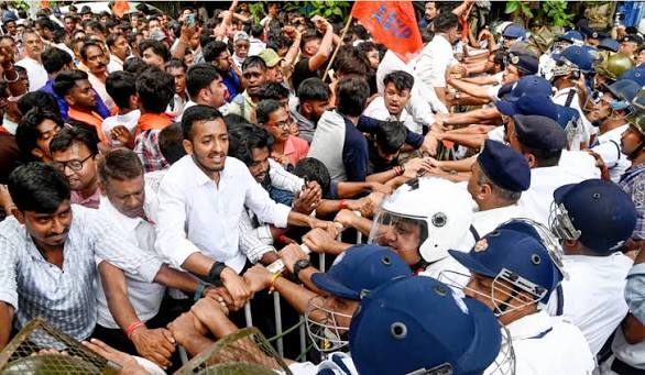 Student groups clash at Jadavpur University; V-C to set up inquiry committee