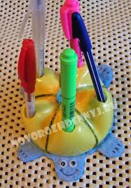 Kain cuba lihat kaedahnya melalui gambar ni. Buat Pensil Dengan Tangan Anda Sendiri Dari Botol Plastik Pensil Anak Kucing Dari Botol Plastik