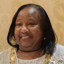 Bessie Sims's Instagram, Twitter & Facebook