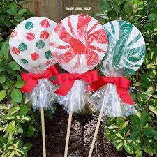 Heart twinkle pops lollipops are perfect for candy bouquets! Giant Paper Plate Lollipops Smart School House