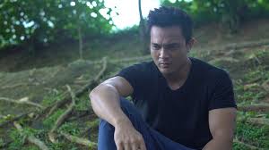 Saharul ridzwan,aeril zafrel,raysha rizrose,chacha maembong belum sempat perompak cederakan noraini dan razak, muncul aireen selamatkan mereka. Yang Korang Patut Tahu Sebelum Menonton Drama Zahir Tak Terucap Sensasi Selebriti