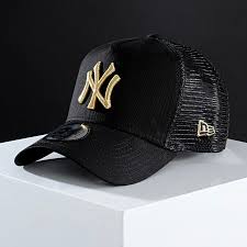 Fondé en 1920, new era est désormais le premier fabricant de casquettes du monde. New Era Casquette Trucker Adjustable Laboutique New York Yankees Noir Or Laboutiqueofficielle Com
