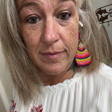 Acrylics in a salon with minimal language barrier?