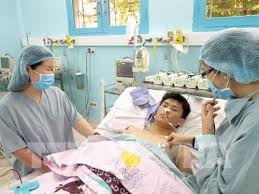 Todo sobre muerte cerebral, noticias en imagenes, fotos, videos, audios, infografias, interactivos y diferencia entre un coma y muerte cerebral. Primer Paciente Infantil En Vietnam Recibe Rinon De Donante Con Muerte Cerebral Sociedad Vietnam Vietnamplus