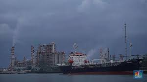 Selain bandara, di cilacap ada pelabuhan yaitu pelabuhan tanjung intan dan pelabuhan ppc. Ini Kilang Pemasok 60 Kebutuhan Bbm Di Jawa Foto 6