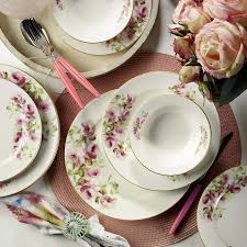 Kütahya porselen kütahya porselen çiçekli güllü 6 kişilik beden 8681117 ürününü 535,0 tl fiyatıyla online satın alın. Kutahya Porselen Bone Jasmine 24 Parca 9252 Desen Yemek Seti