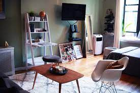 A Lovely Brooklyn Studio Is A Lesson In Superb Small Space Planning Small Spaces Small Space Living Living Room Modern