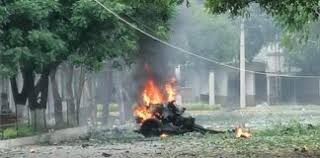 Un carro bomba explotó este martes en las instalaciones de la trigésima brigada del ejército colombiano, ubicada en la ciudad de cúcuta, capital del trabajadores sanitarios trasladan hoy a varios soldados heridos a la clínica medical duarte, tras la explosión de un carro bomba en cúcuta. Oj9yrliuuaiyjm