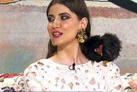 Get in touch with iulia albu official (@iuliaalbuoficiala) — 223 answers, 1889 likes. O Tanara Din Botosani Facuta Praf De Iulia Albu Este Un Fel De Lady Gaga Dar Nereusita Fireste Fotogalerie Despre Botosaniul Interzis