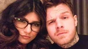 Check spelling or type a new query. Mia Khalifa Engaged To Longtime Beau Robert Sandberg Couple Reveals Details Of Beautiful Proposal